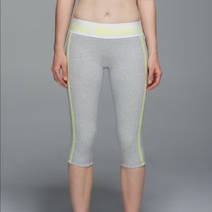 Lululemon Inner Essence Crop